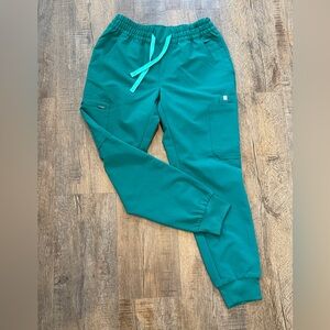 FIGS- Hunter Green Uman Relaxed Petite Jogger Scrub Pant -XS - Petite
